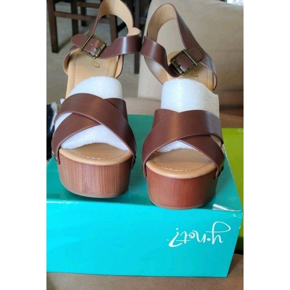 Y.Not Platform Sandals Size 9M Brown New In Box